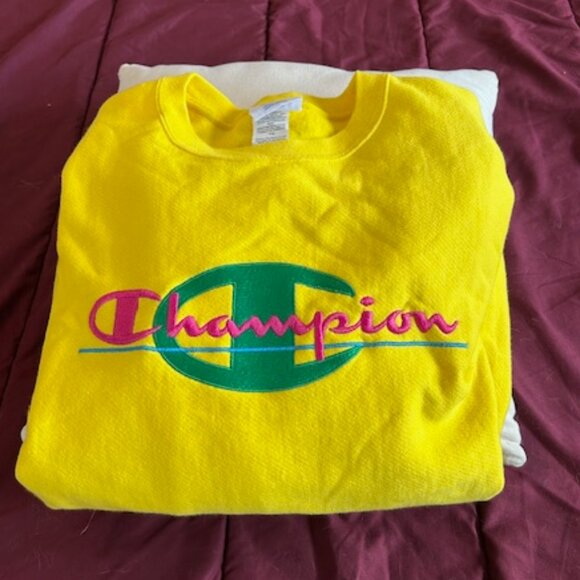 Champion Reverse Weave Sweatshirt - Picture 2 of 5